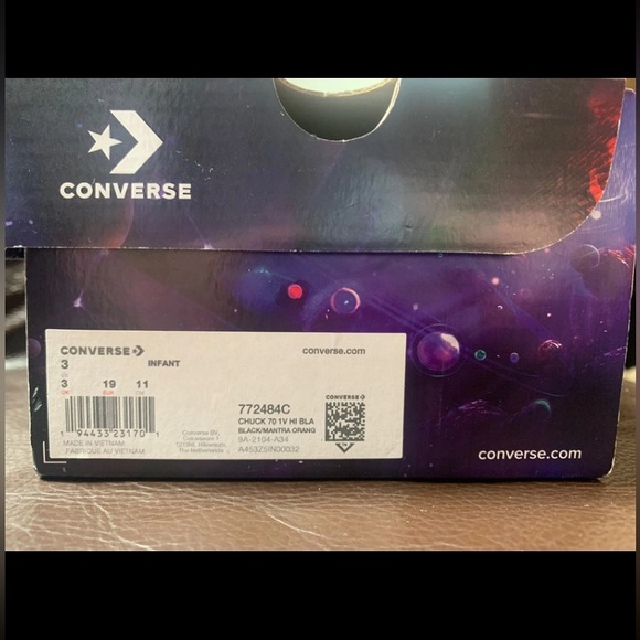 Brand new limited edition tune squad Lebrun James baby converse size 3 - Picture 6 of 6